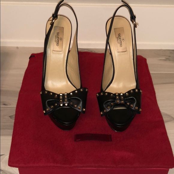 valentino peep toe bow pumps